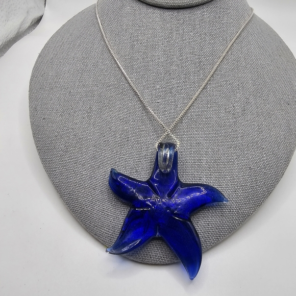 Blue,Gold,Green,Silver Starfish Pendant Necklace With 19" Silvertone Chain - Picture 2 of 4